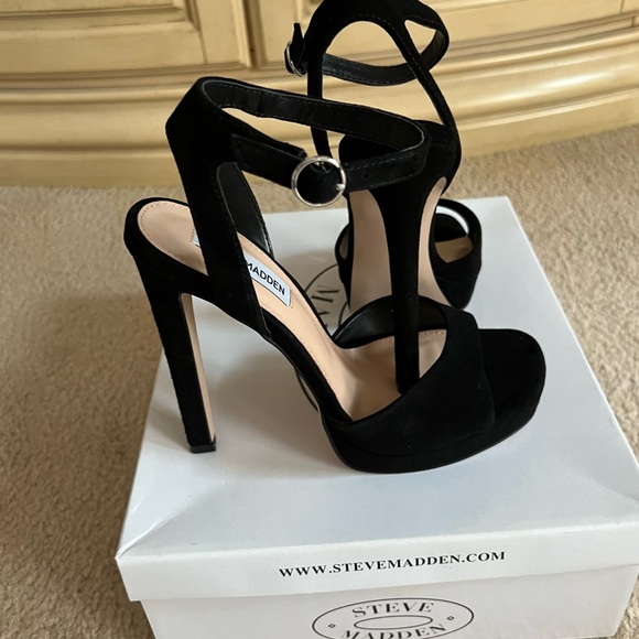🔥♥️ NIB Steve Madden Black High Heel Suede Sandals - Picture 8 of 10